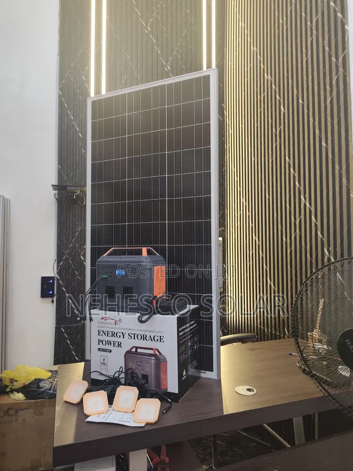 Portable 550W Solar Power Station for Home Outdoor Use