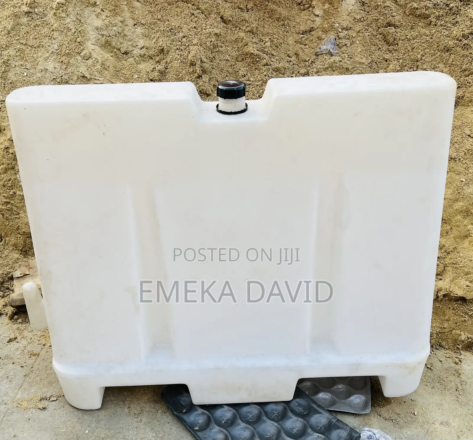 Durable Plastic Water Tank Made of Medium-Density Polyethylene.