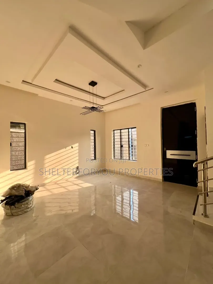 4bdrm Duplex in Lekki Phase 1 for sale