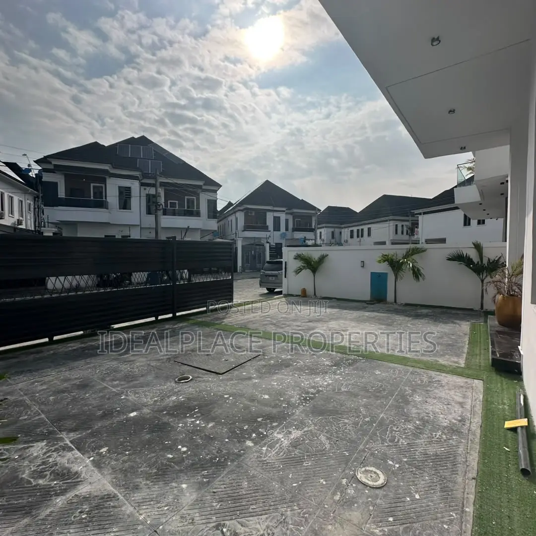 5bdrm Duplex in Lekki for sale
