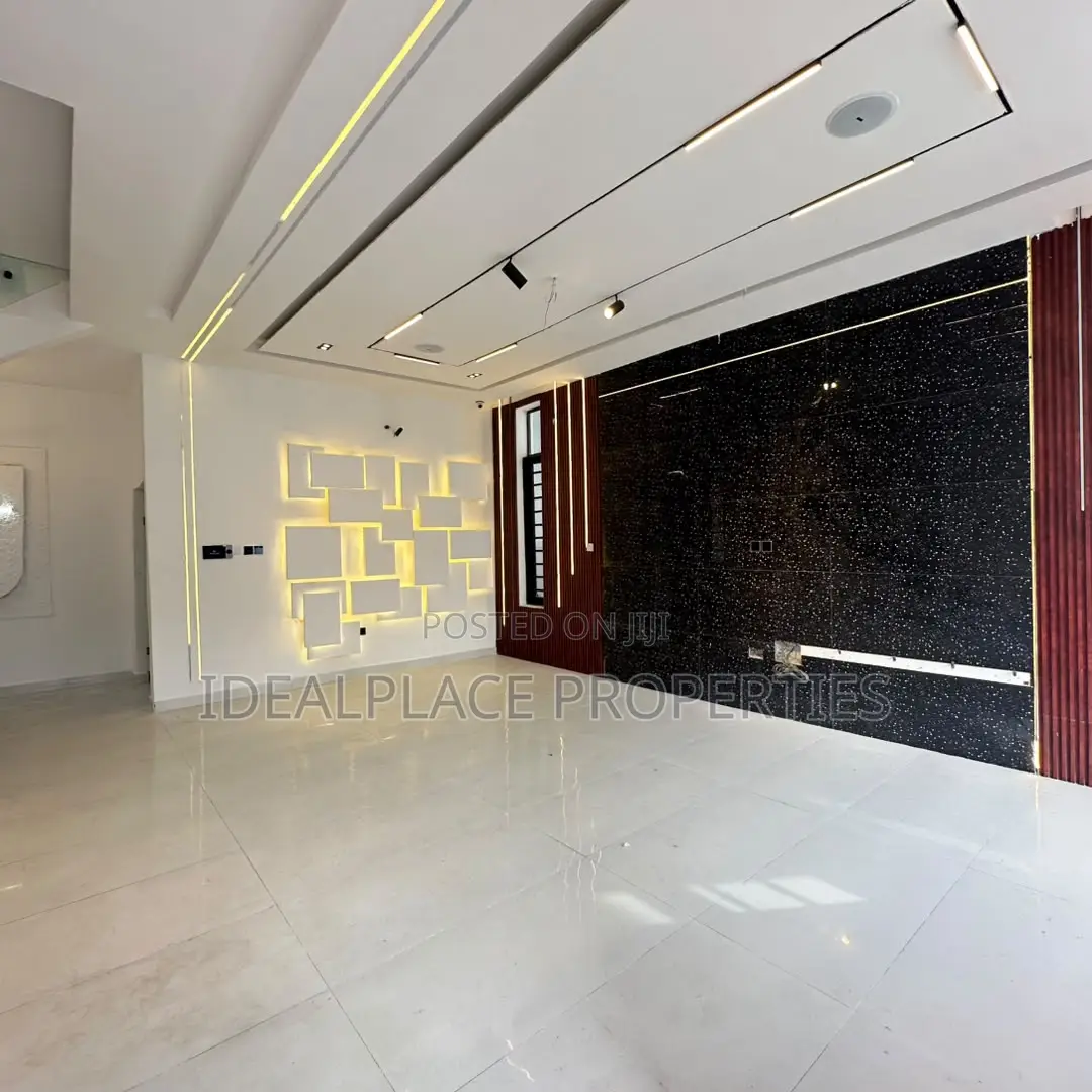5bdrm Duplex in Lekki for sale