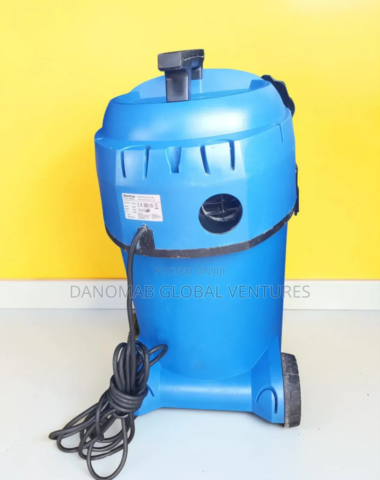 Nilfisk Multi 11 30T Industrial Wet and Dry Vacuum Cleaner With Blower