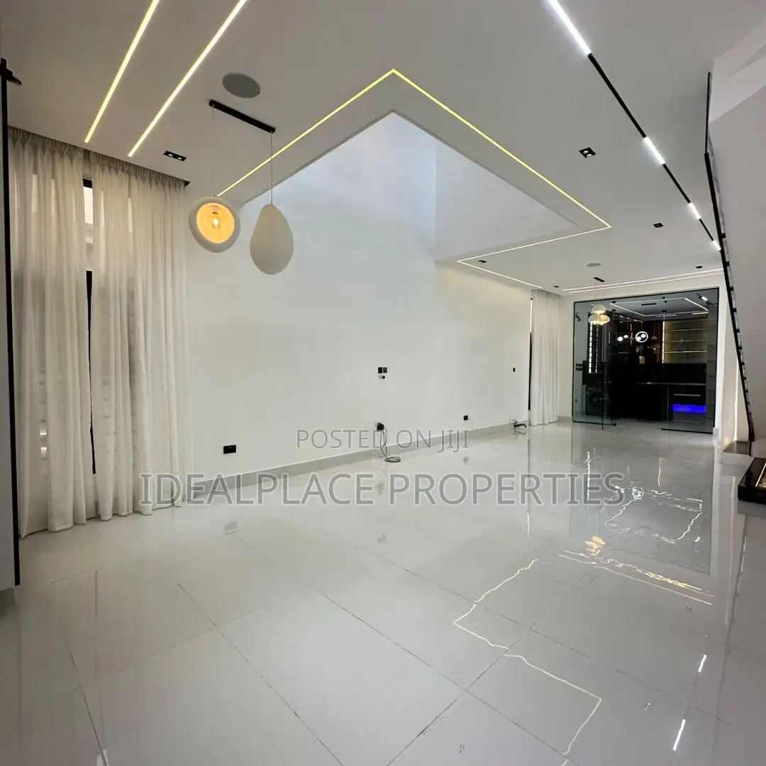5bdrm Duplex in Lekki for sale
