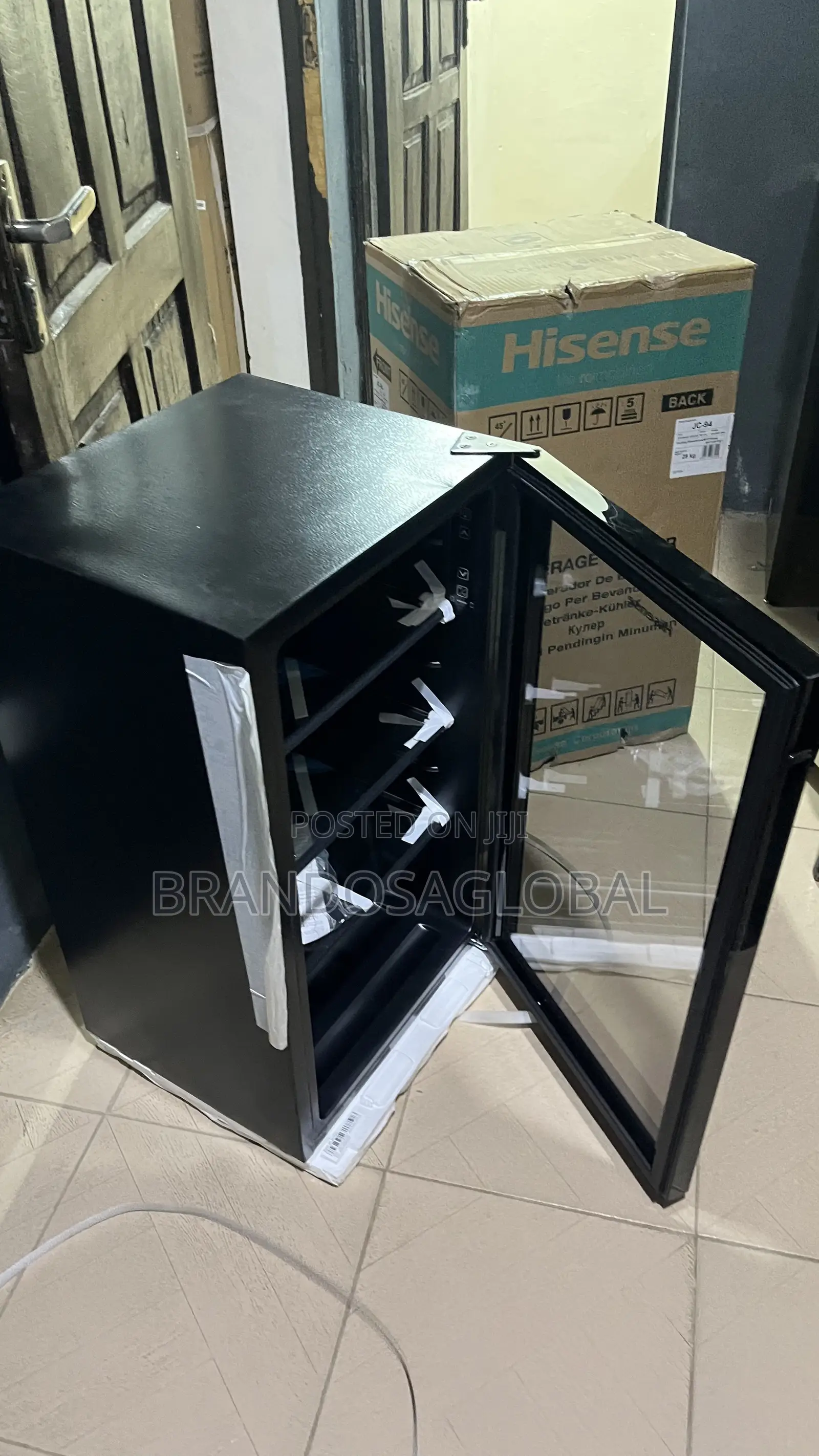 Hisense 91 Litres Hotel Beverage Chiller JC-94