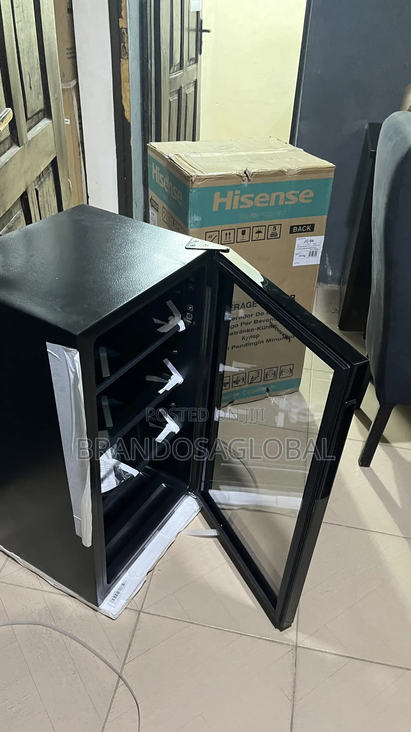 Hisense JC-94 Compact Refreshment Chiller 91L