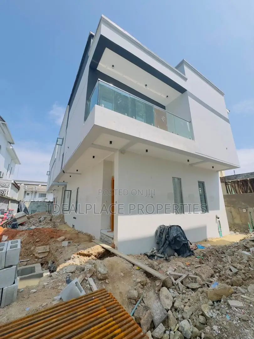 4bdrm Duplex in Surulere for sale