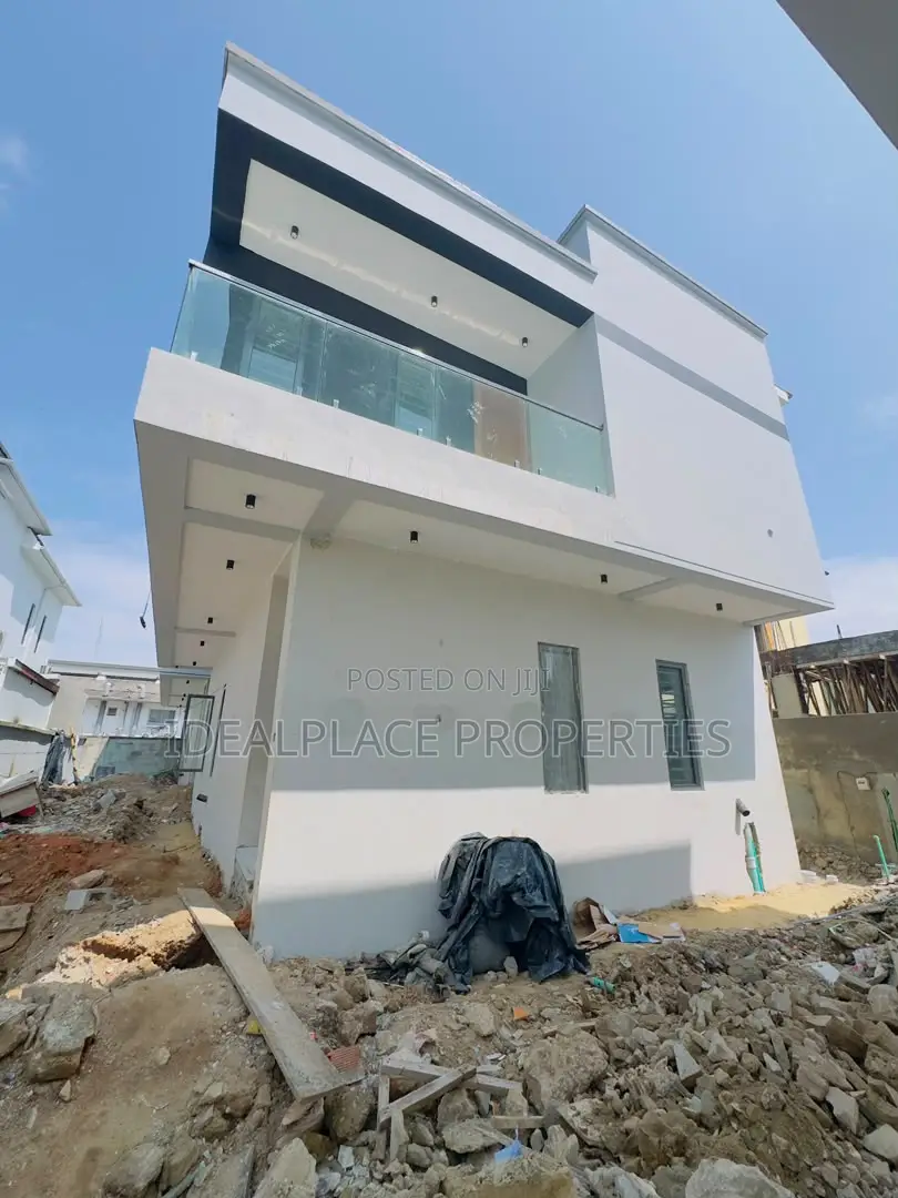 4bdrm Duplex in Surulere for sale