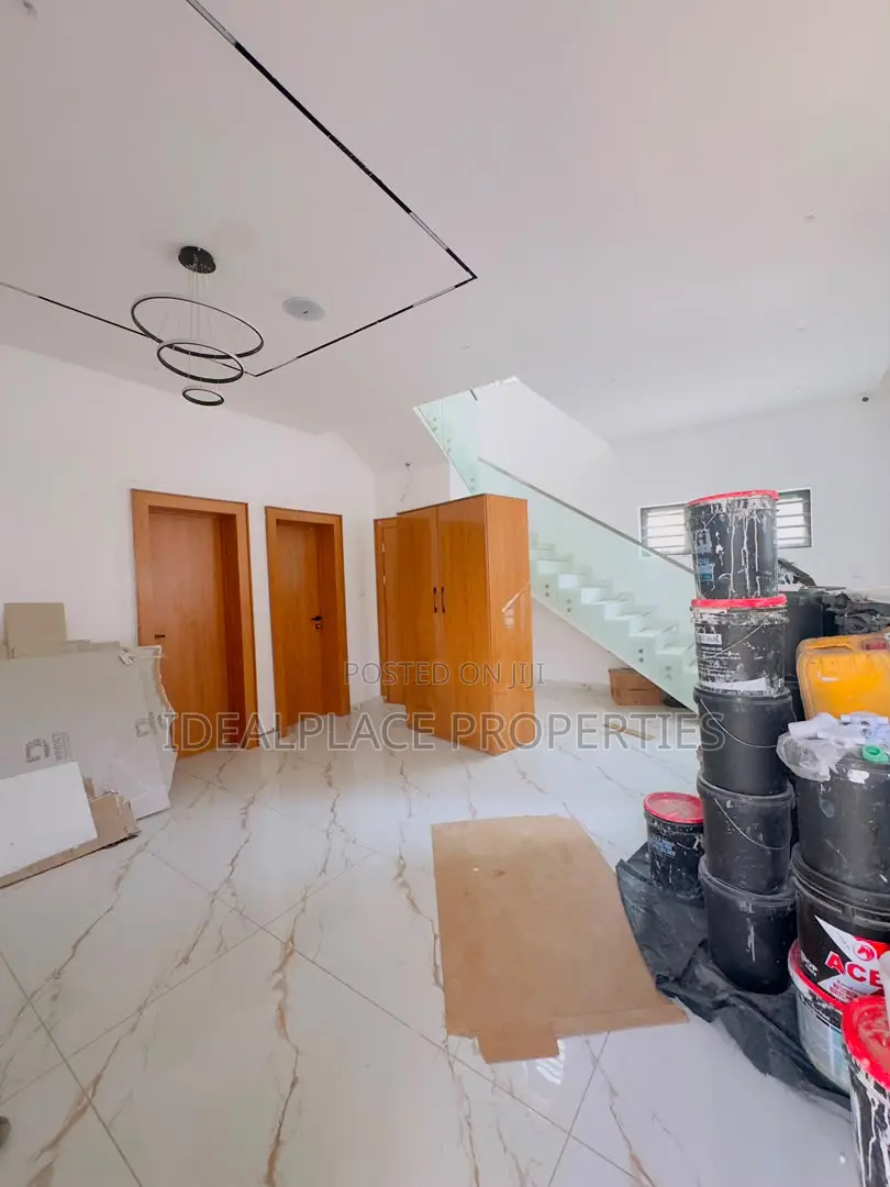 4bdrm Duplex in Surulere for sale