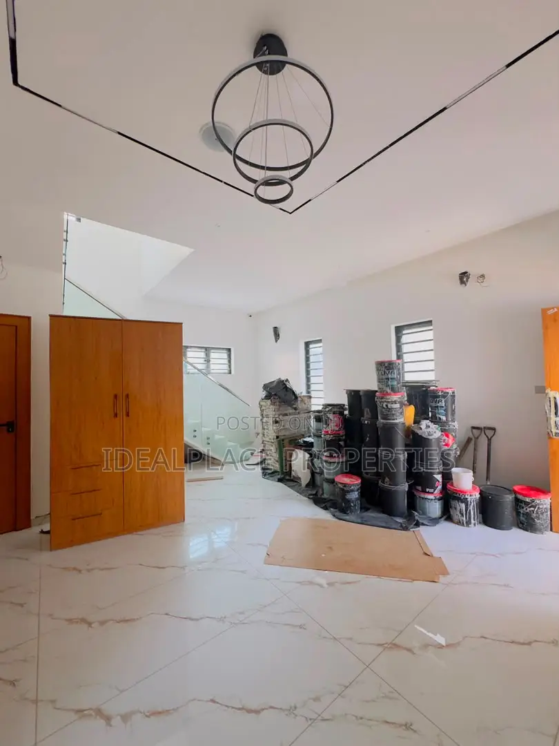 4bdrm Duplex in Surulere for sale