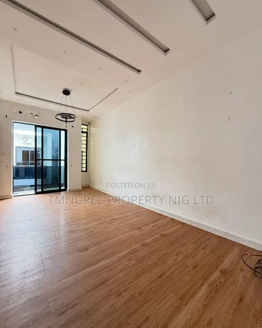3bdrm Duplex in Ikota for rent