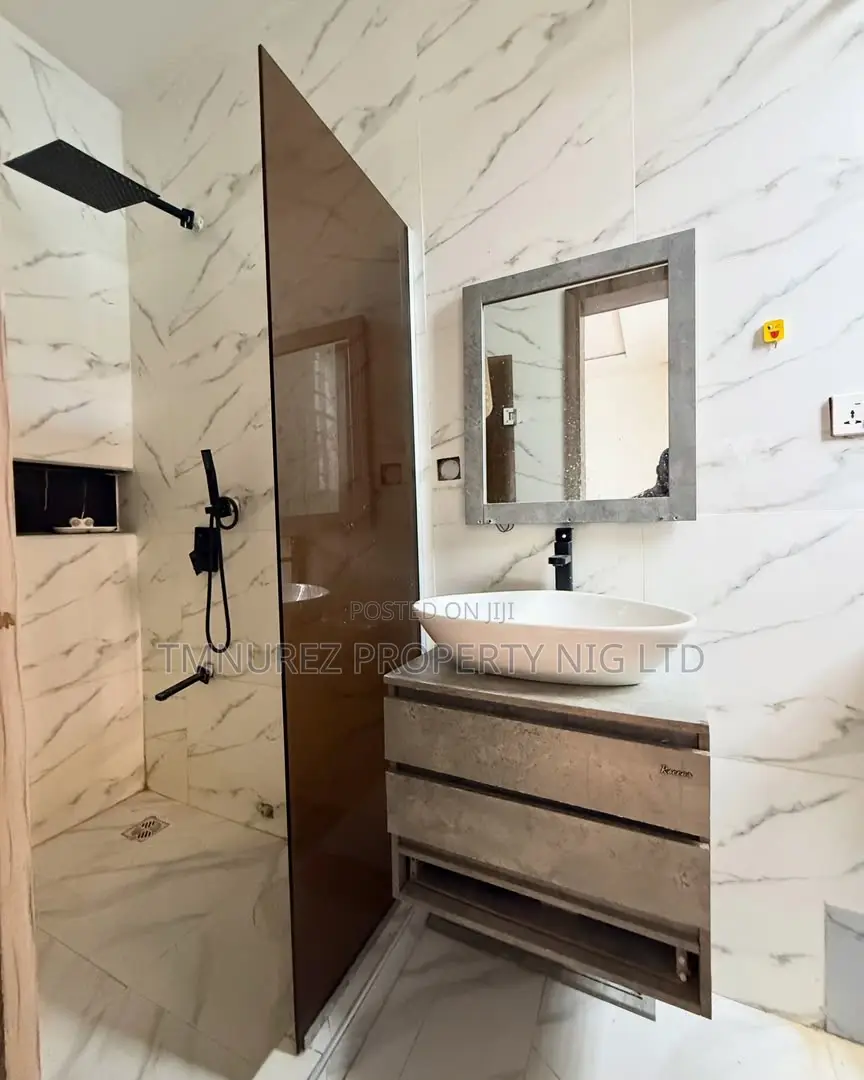 3bdrm Duplex in Ikota for rent