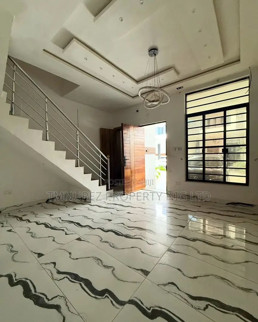3bdrm Duplex in Ikota for rent