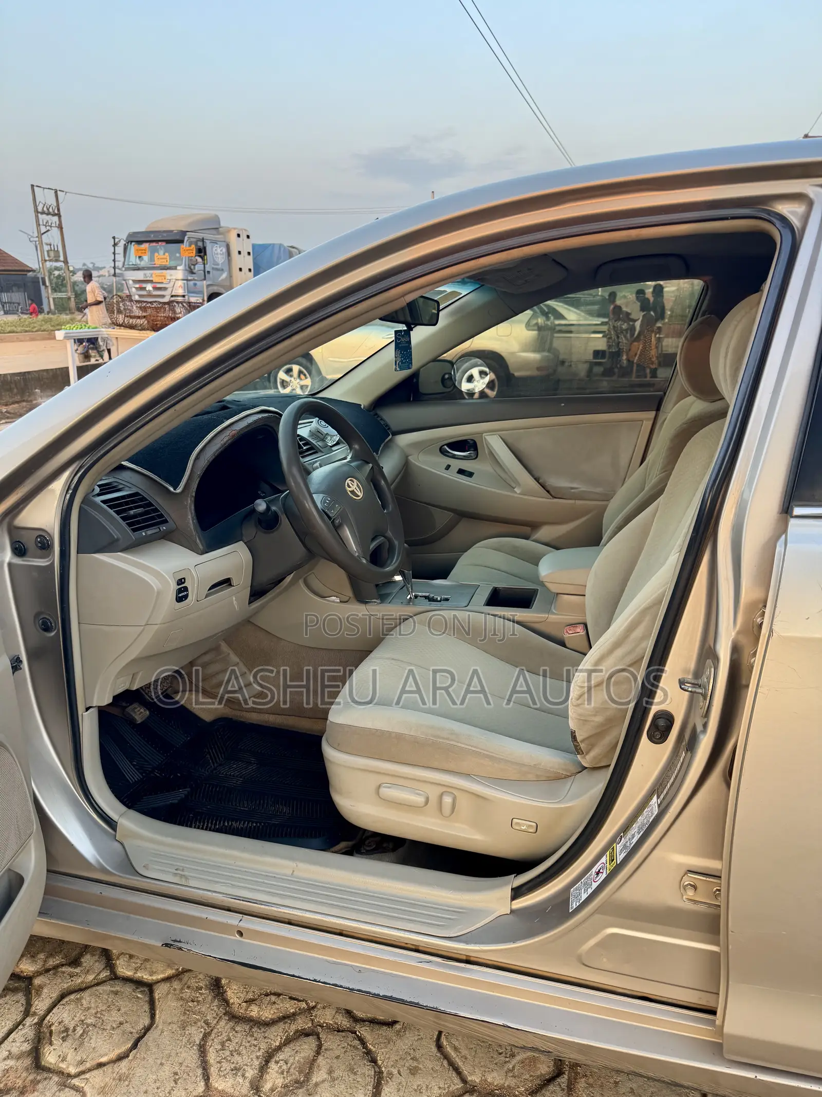 Toyota Camry LE 4dr Sedan (2.4L 4cyl 5A) 2008 Gold