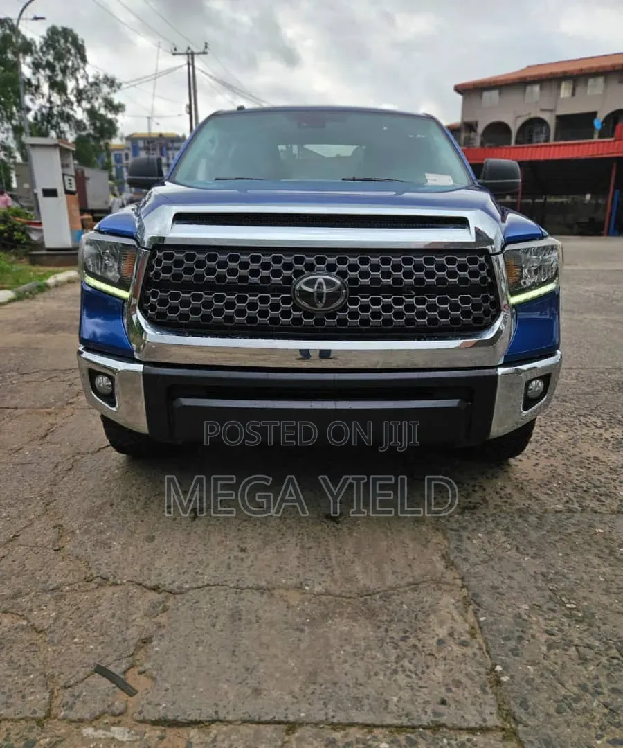 Toyota Tundra 2018 Blue