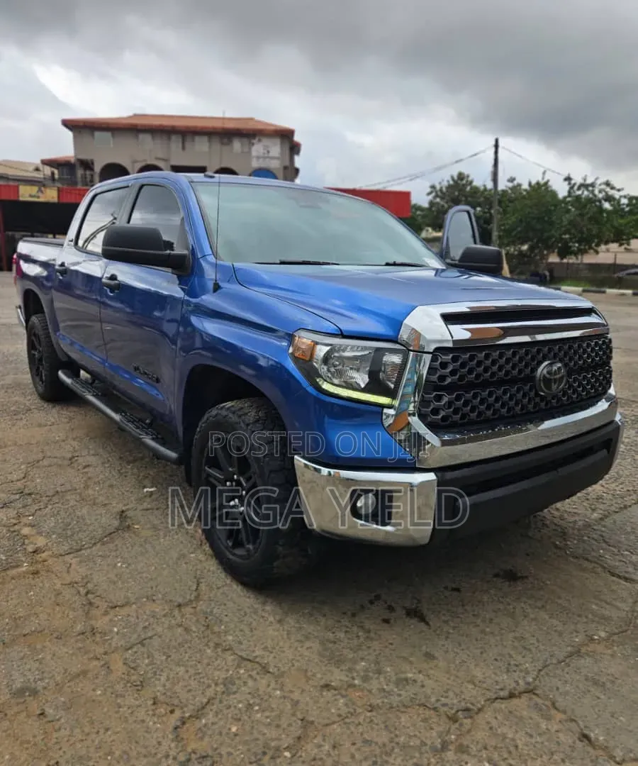 Toyota Tundra 2018 Blue