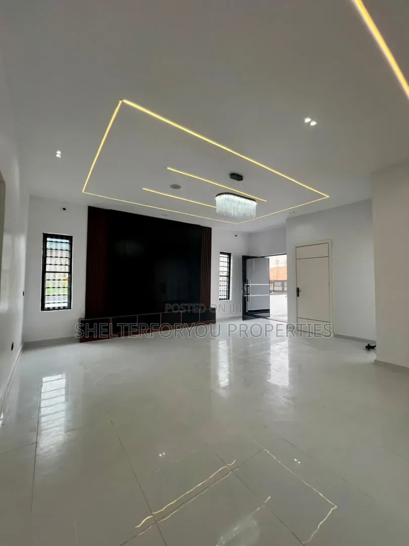 4bdrm Duplex in Sangotedo for sale