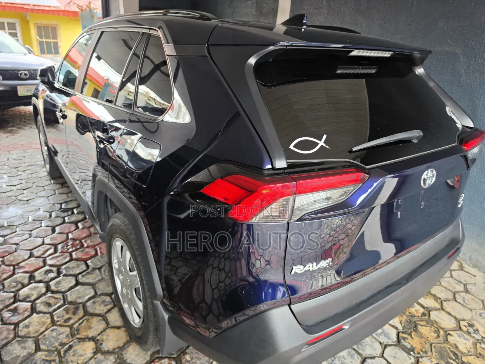 Toyota RAV4 2021 Blue