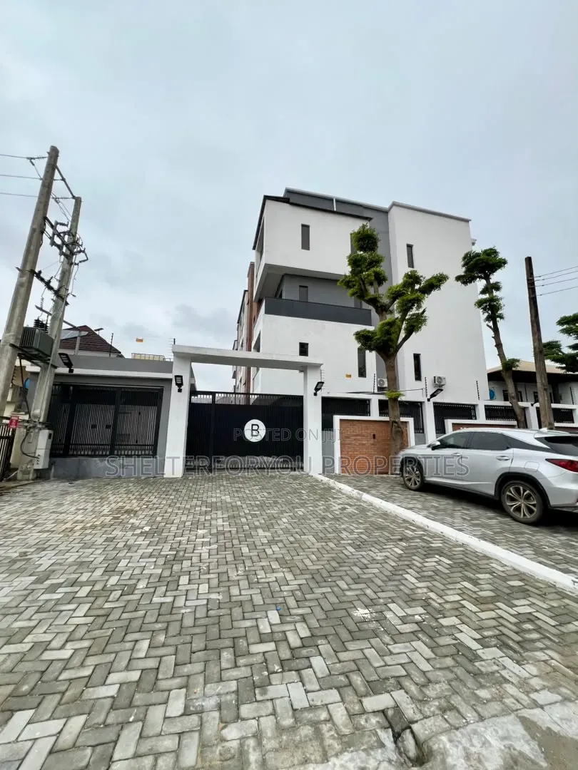 3bdrm Maisonette in Lekki Phase 1 for sale