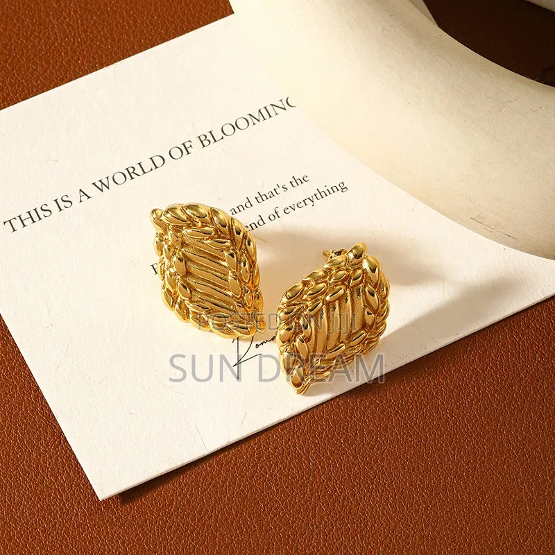 Beautiful Vintage Golden Ladies Earrings