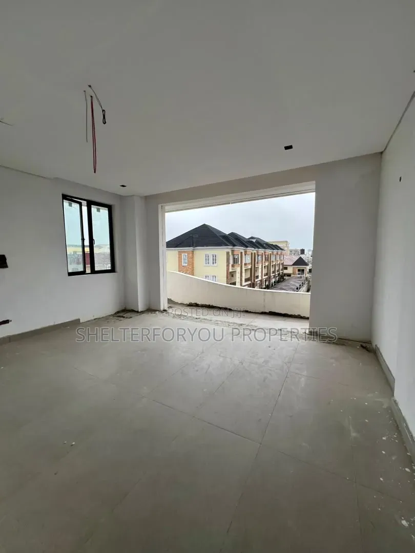 3bdrm Apartment in Victoria Island Extension for sale