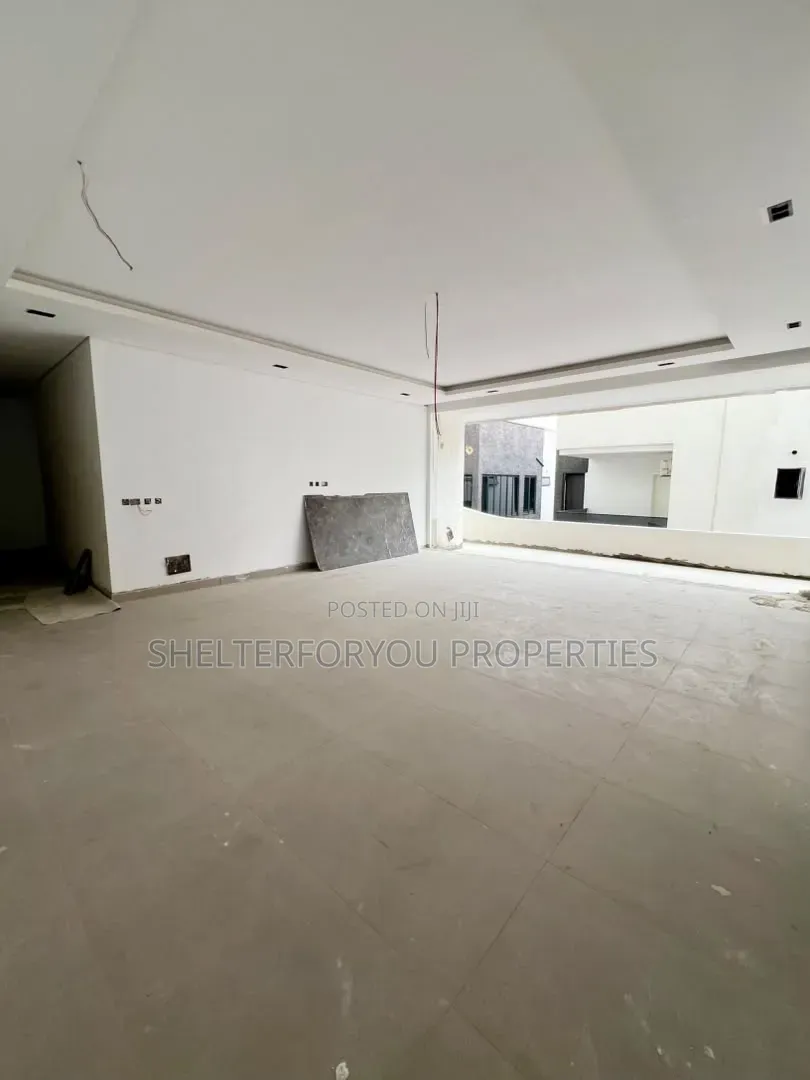 3bdrm Apartment in Victoria Island Extension for sale