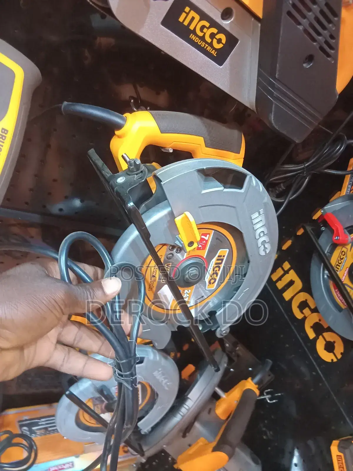 7" and 9" Circular Saw