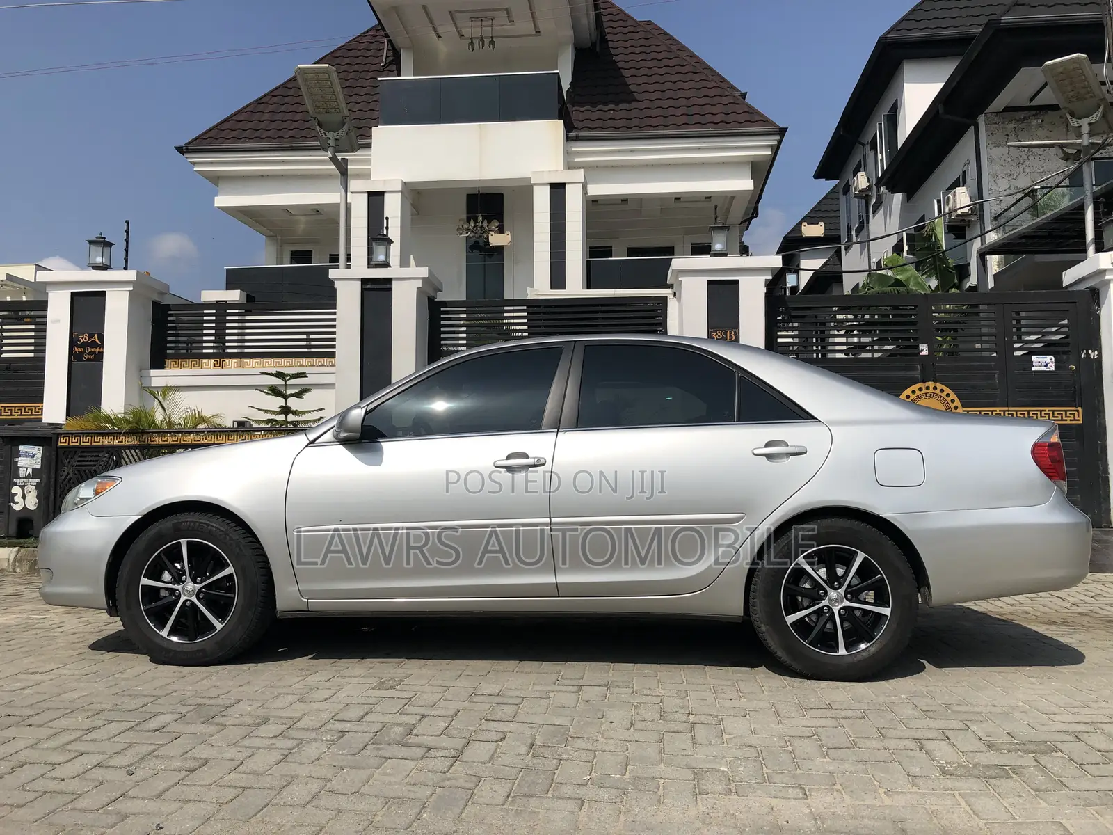 Toyota Camry LE 4dr Sedan (2.4L 4cyl 5A) 2005 Silver