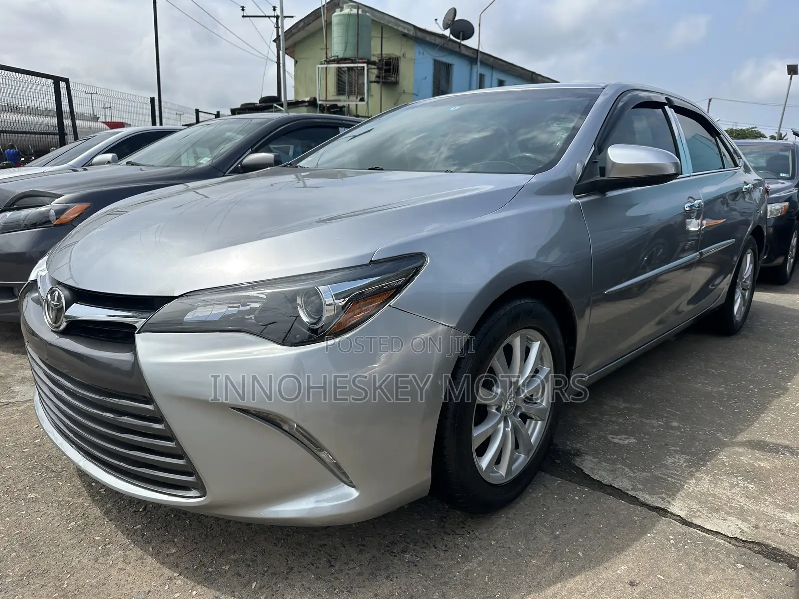 Toyota Camry LE 4dr Sedan (2.5L 4cyl 6A) 2015 Silver