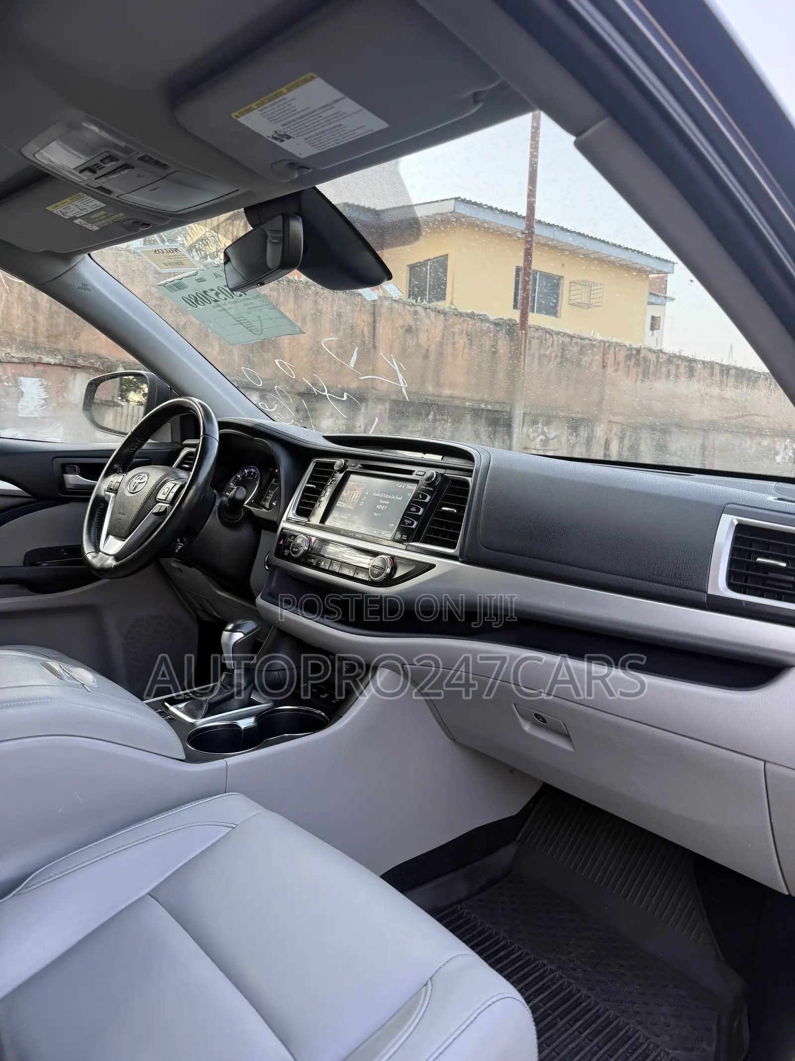 Toyota Highlander XLE 4x4 V6 (3.5L 6cyl 8A) 2017 Blue
