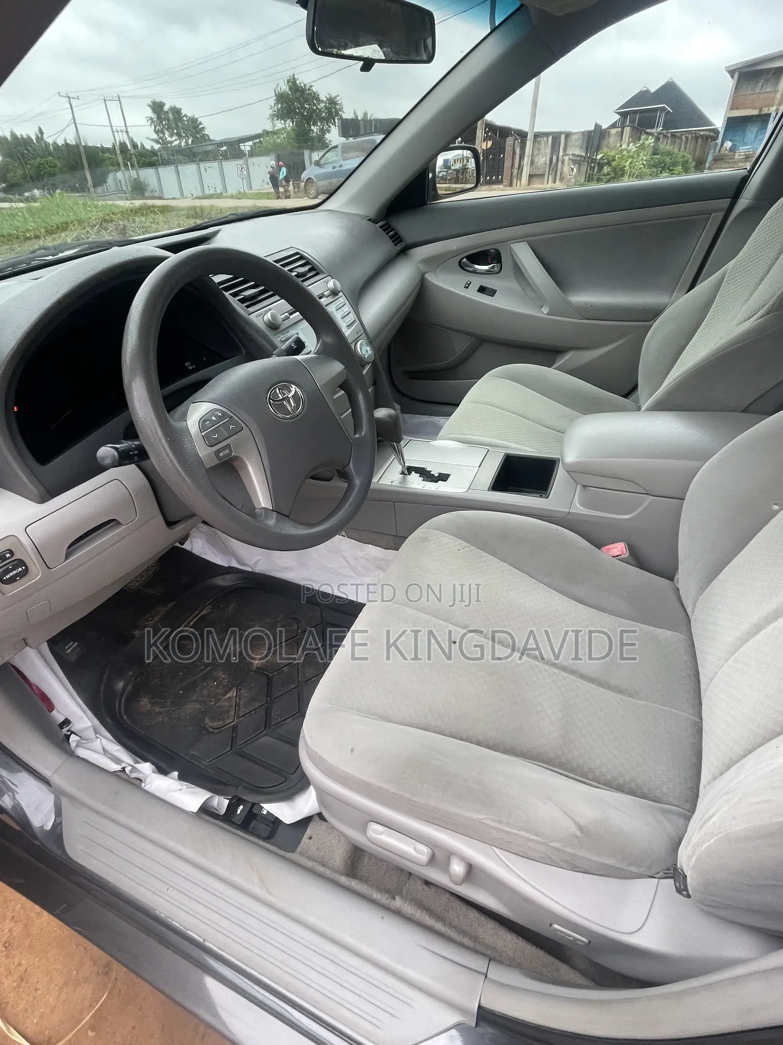 Toyota Camry LE 4dr Sedan (2.4L 4cyl 5A) 2009 Gray