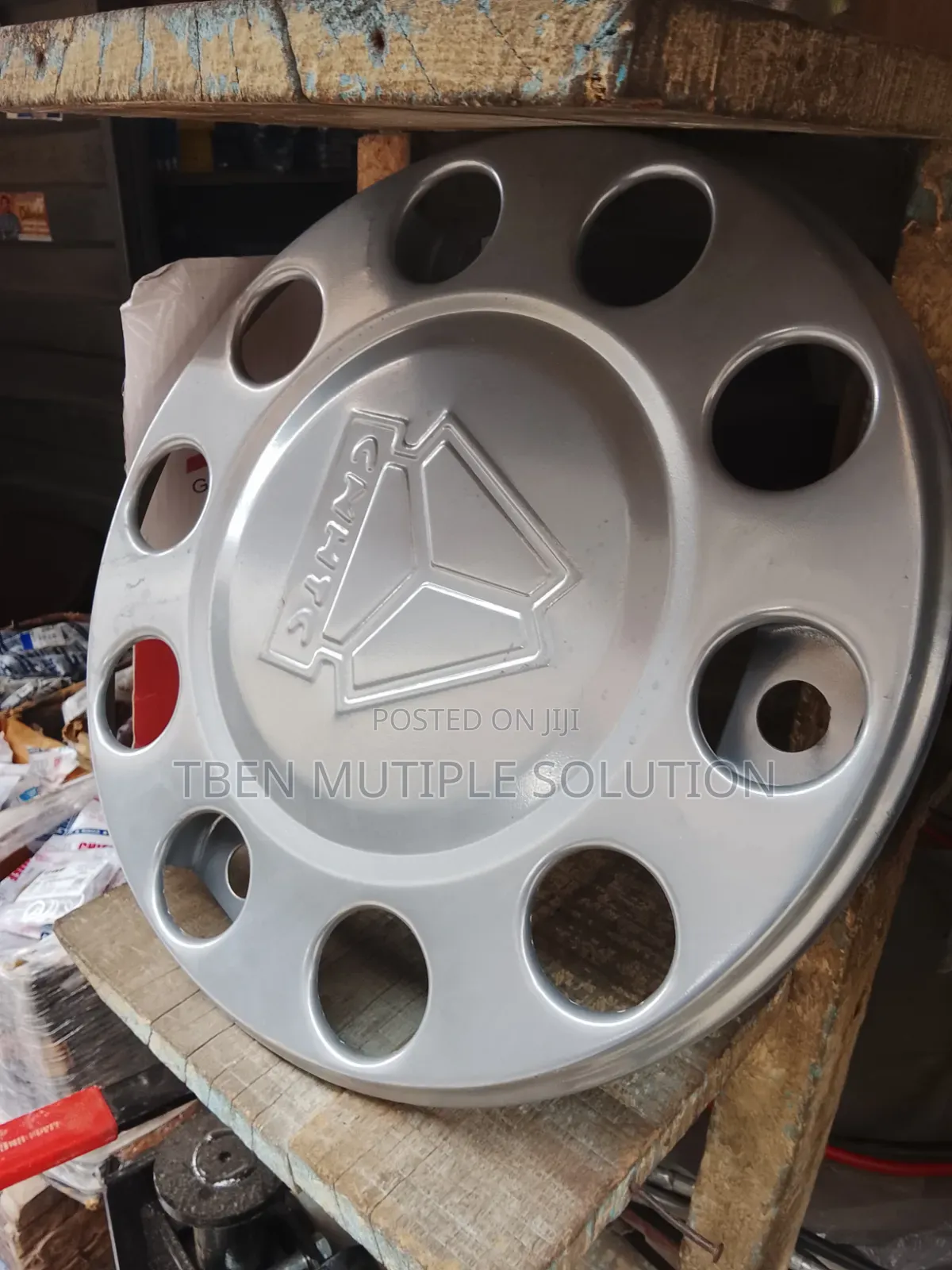 Sinotruk HOWO Front Wheel Hub Cover,