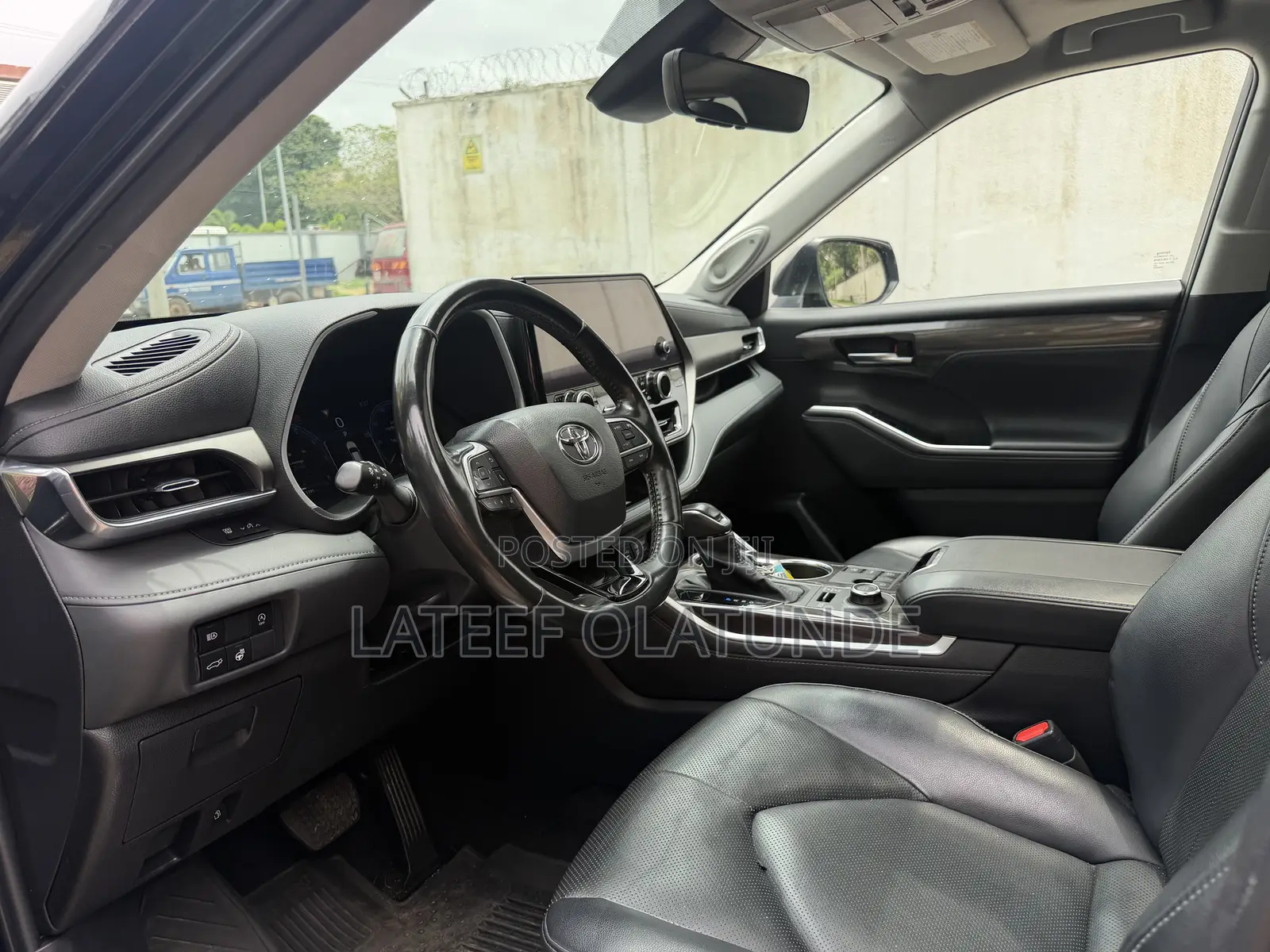 Toyota Highlander Limited AWD 2023 Blue