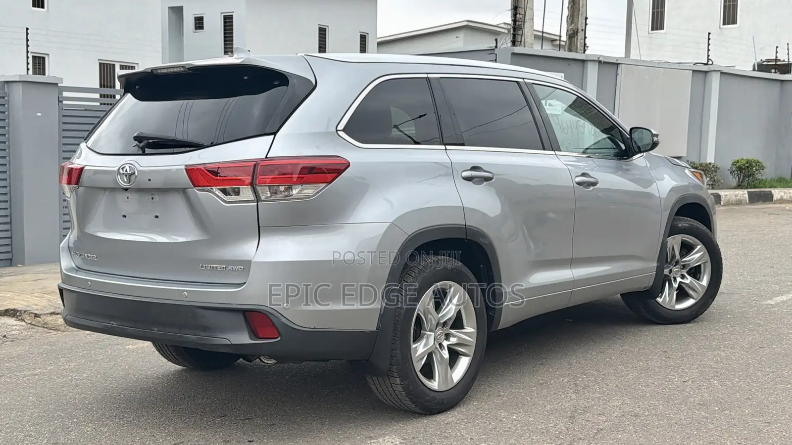 Toyota Highlander Limited 4dr SUV AWD (3.5L 6cyl 6A) 2015 Silver
