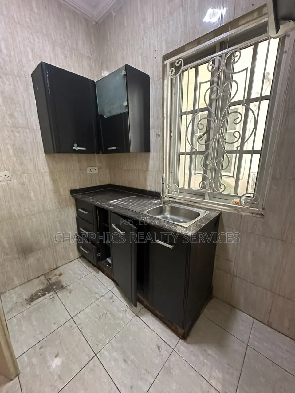 2bdrm Apartment in Lekki Phase 1 for rent