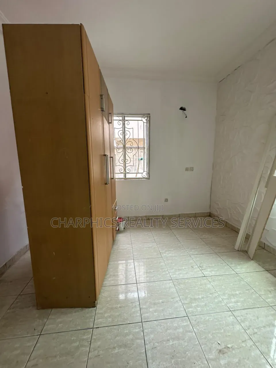 2bdrm Apartment in Lekki Phase 1 for rent
