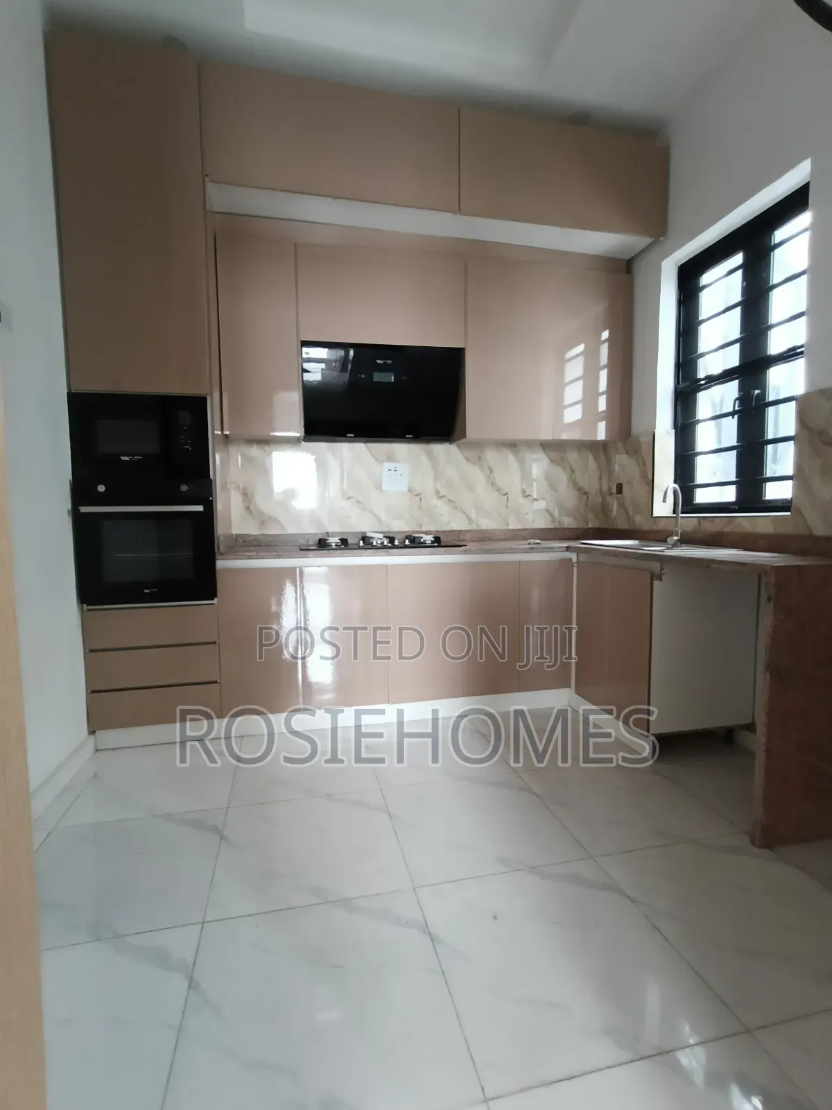 4bdrm Duplex in Ikota Gra for rent