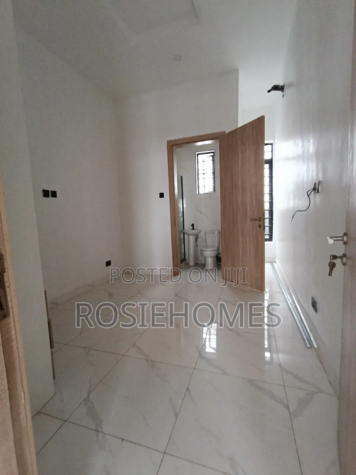 4bdrm Duplex in Ikota Gra for rent