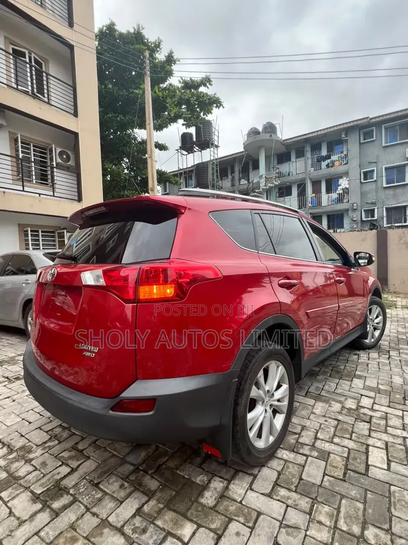 Toyota RAV4 2015 Red