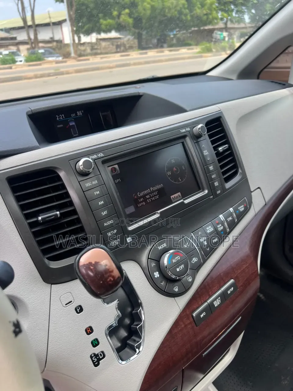 Toyota Sienna Limited 7 Passenger 2010 White