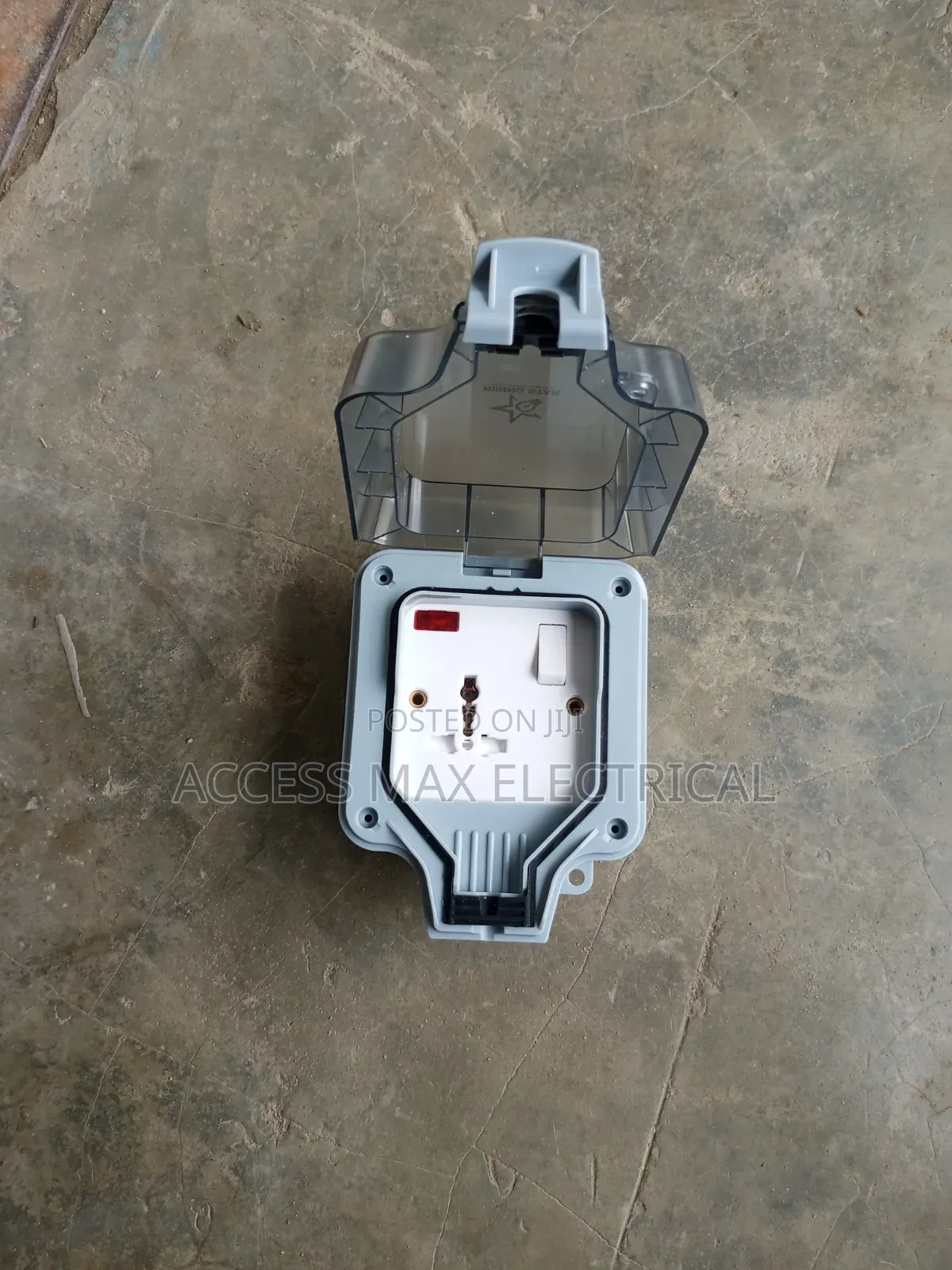Weatherproof Outdoor Socket