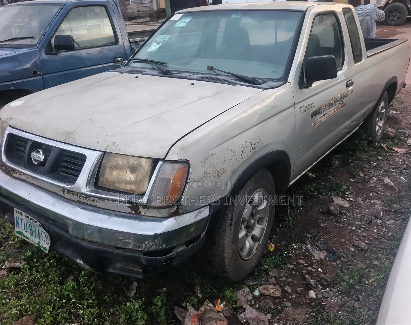 Nissan Frontier 2000 Silver