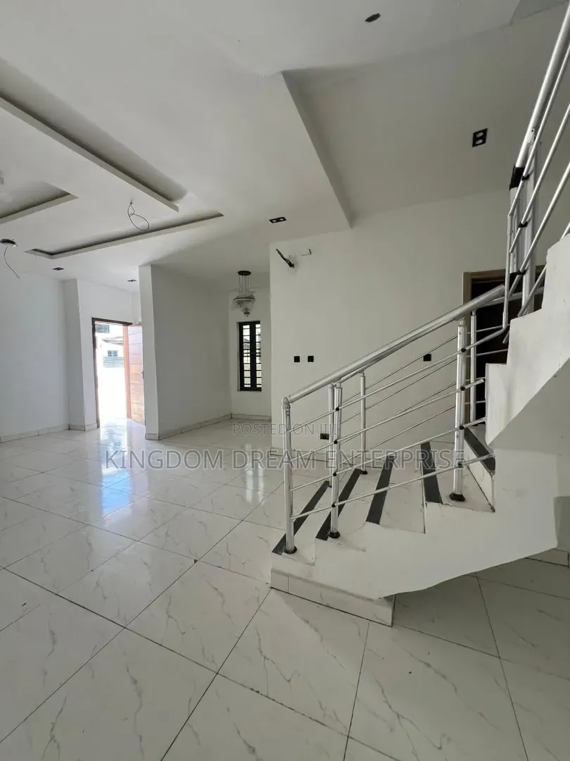 5bdrm Duplex in Orchid Lekki Lagos for rent