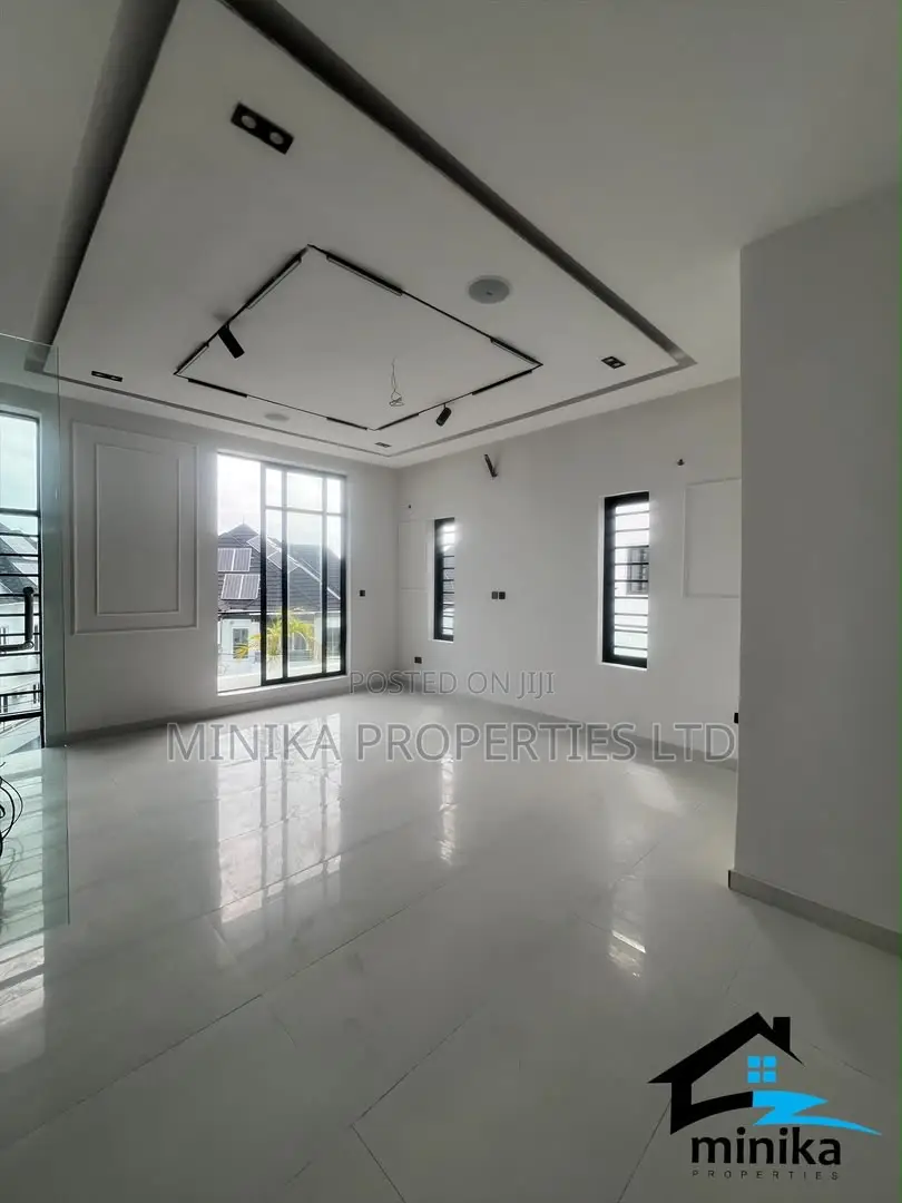 5bdrm Duplex in Orchid Estate, Ikota for sale