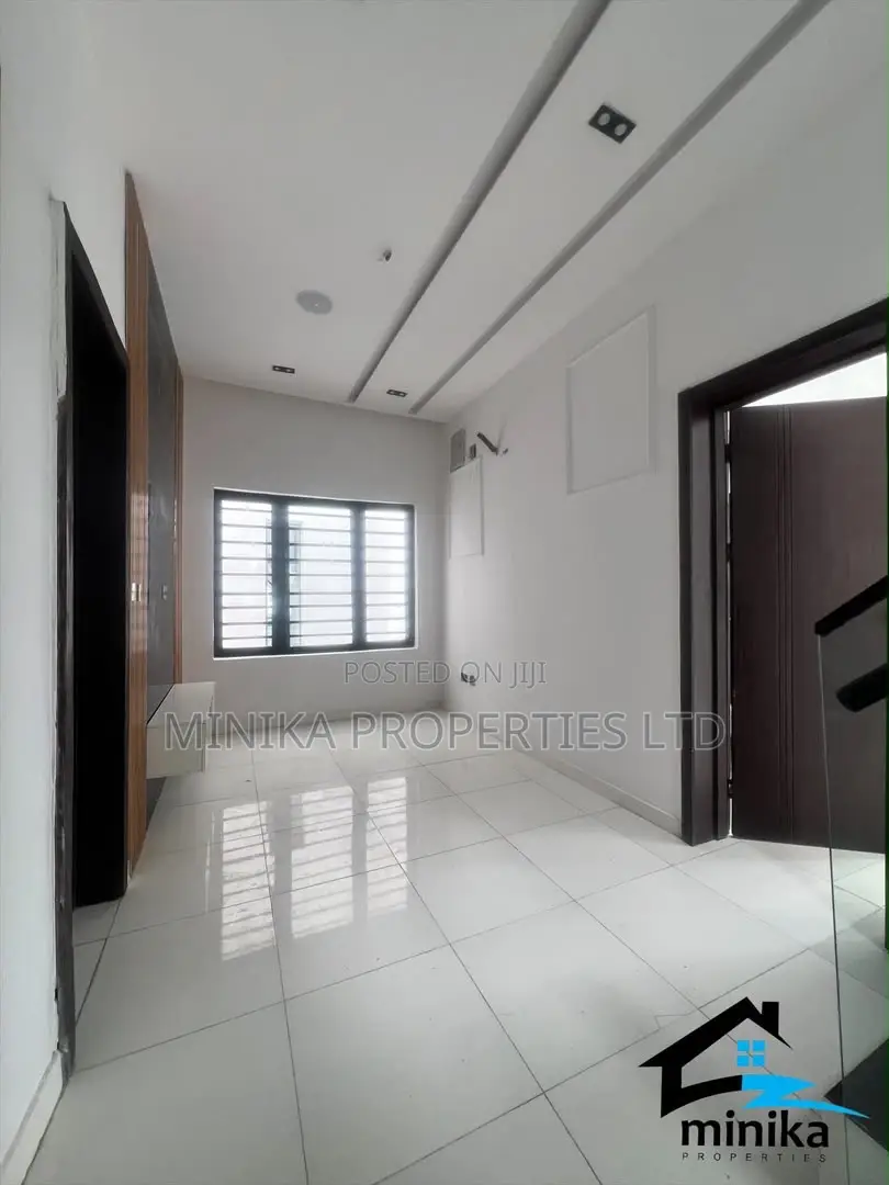5bdrm Duplex in Orchid Estate, Ikota for sale