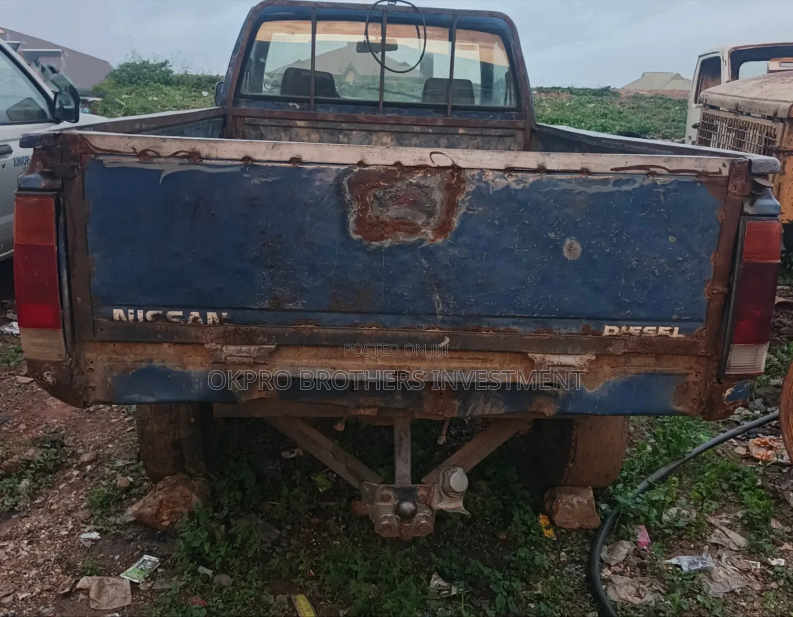 Nissan Pick-Up 1997 Blue