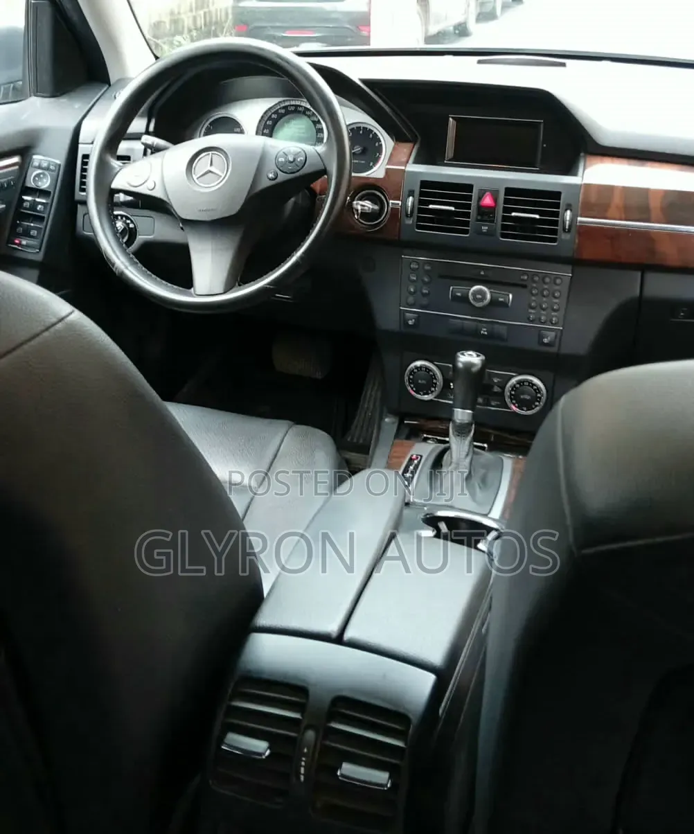 Mercedes-Benz GLK-Class 2010 Gray