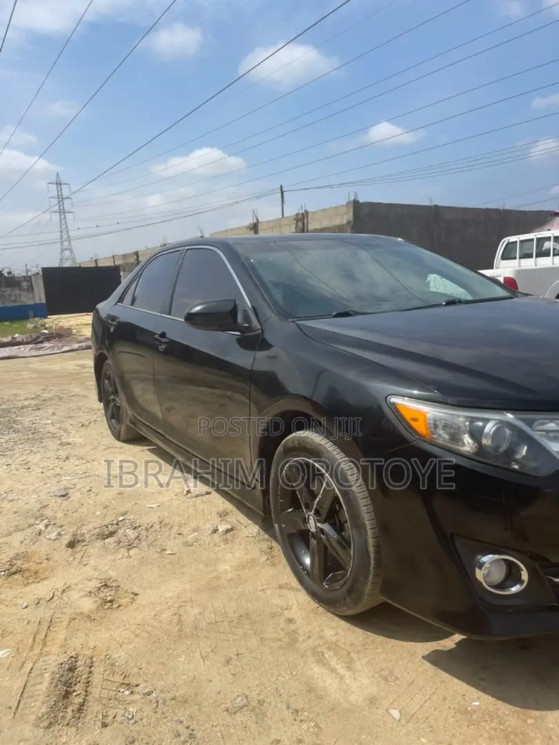 Toyota Camry SE 4dr Sedan (2.5L 4cyl 6A) 2013 Black