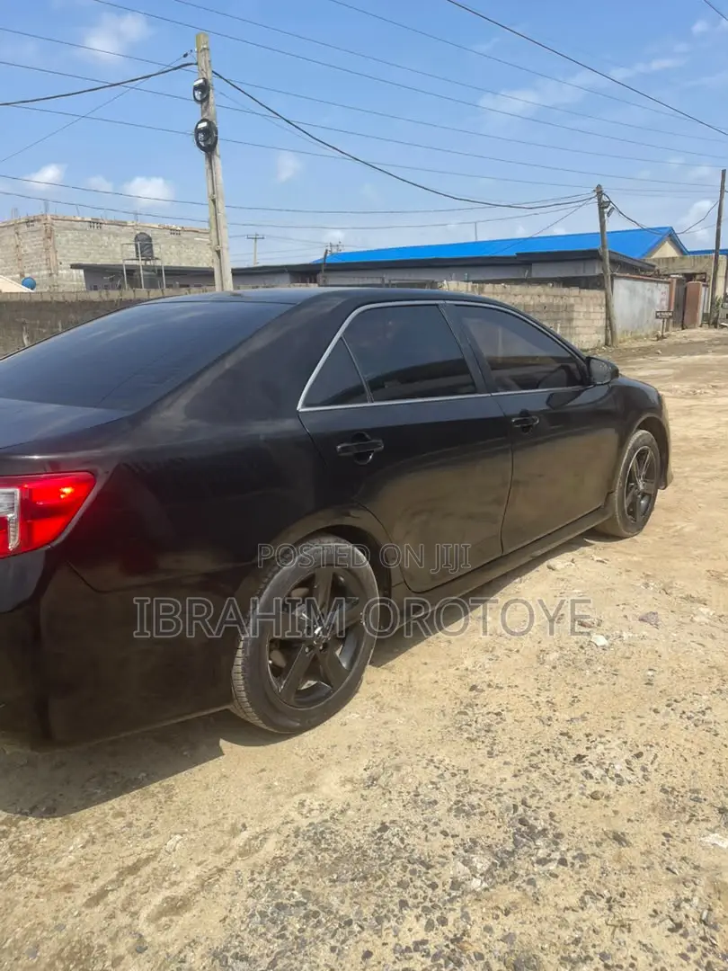 Toyota Camry SE 4dr Sedan (2.5L 4cyl 6A) 2013 Black