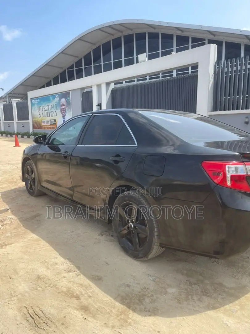 Toyota Camry SE 4dr Sedan (2.5L 4cyl 6A) 2013 Black