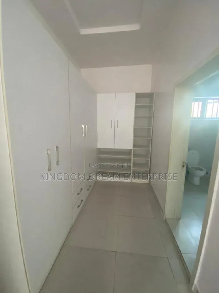4bdrm House in Silver Spring Agungi for sale